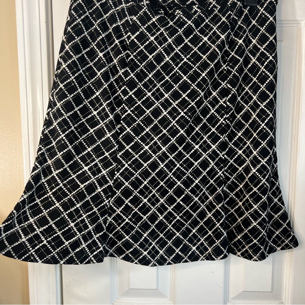 Express Black and White Midi A-Line Skirt for Work